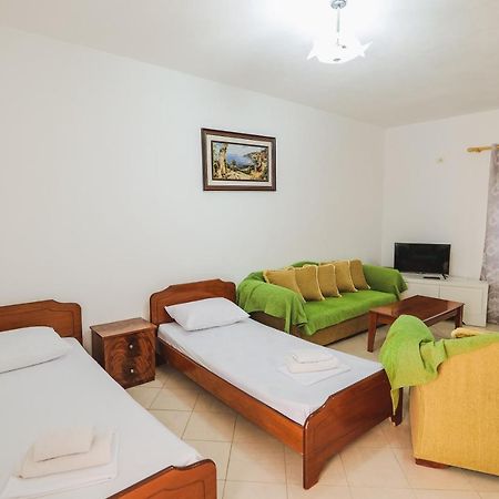 Vila Fredi Ksamil Exterior foto