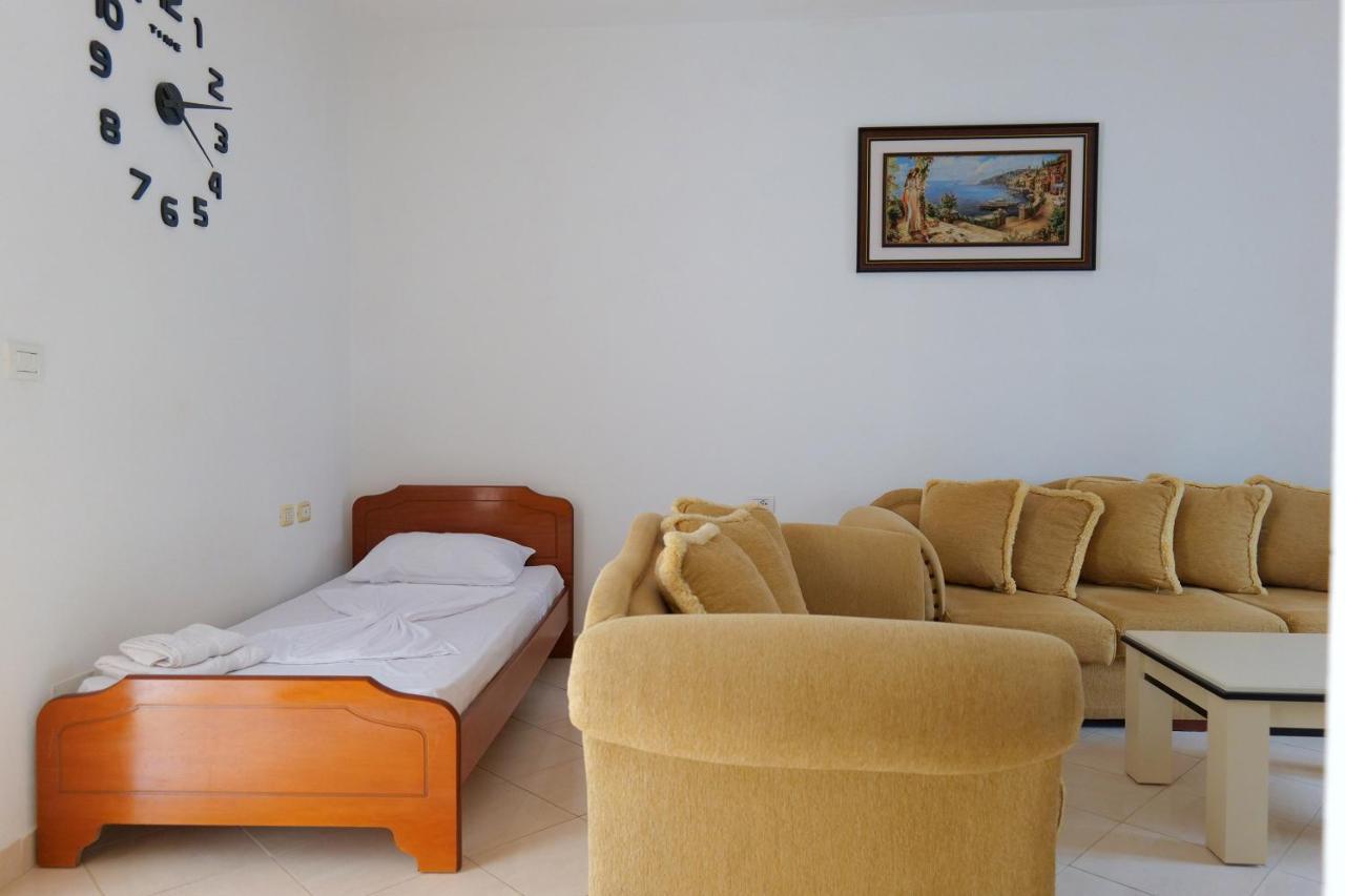 Vila Fredi Ksamil Exterior foto