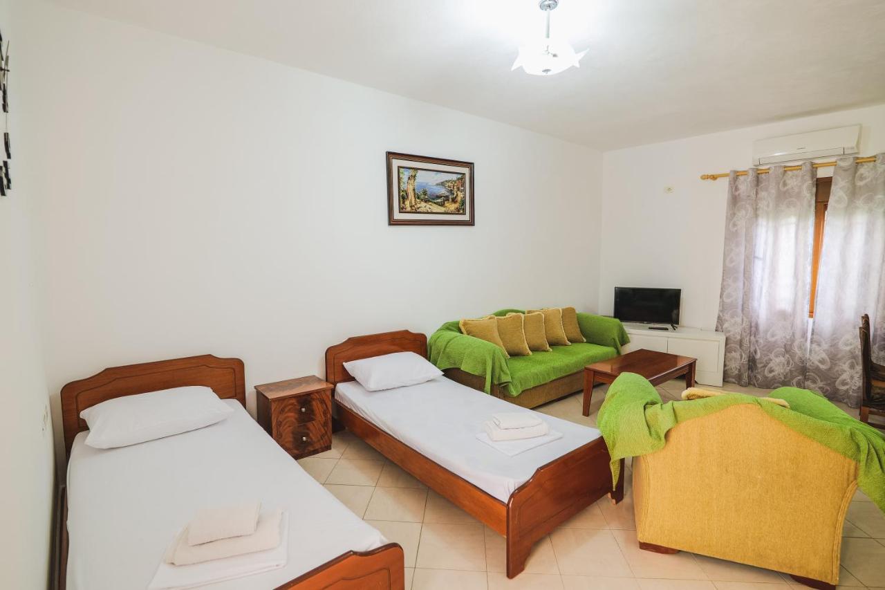 Vila Fredi Ksamil Exterior foto