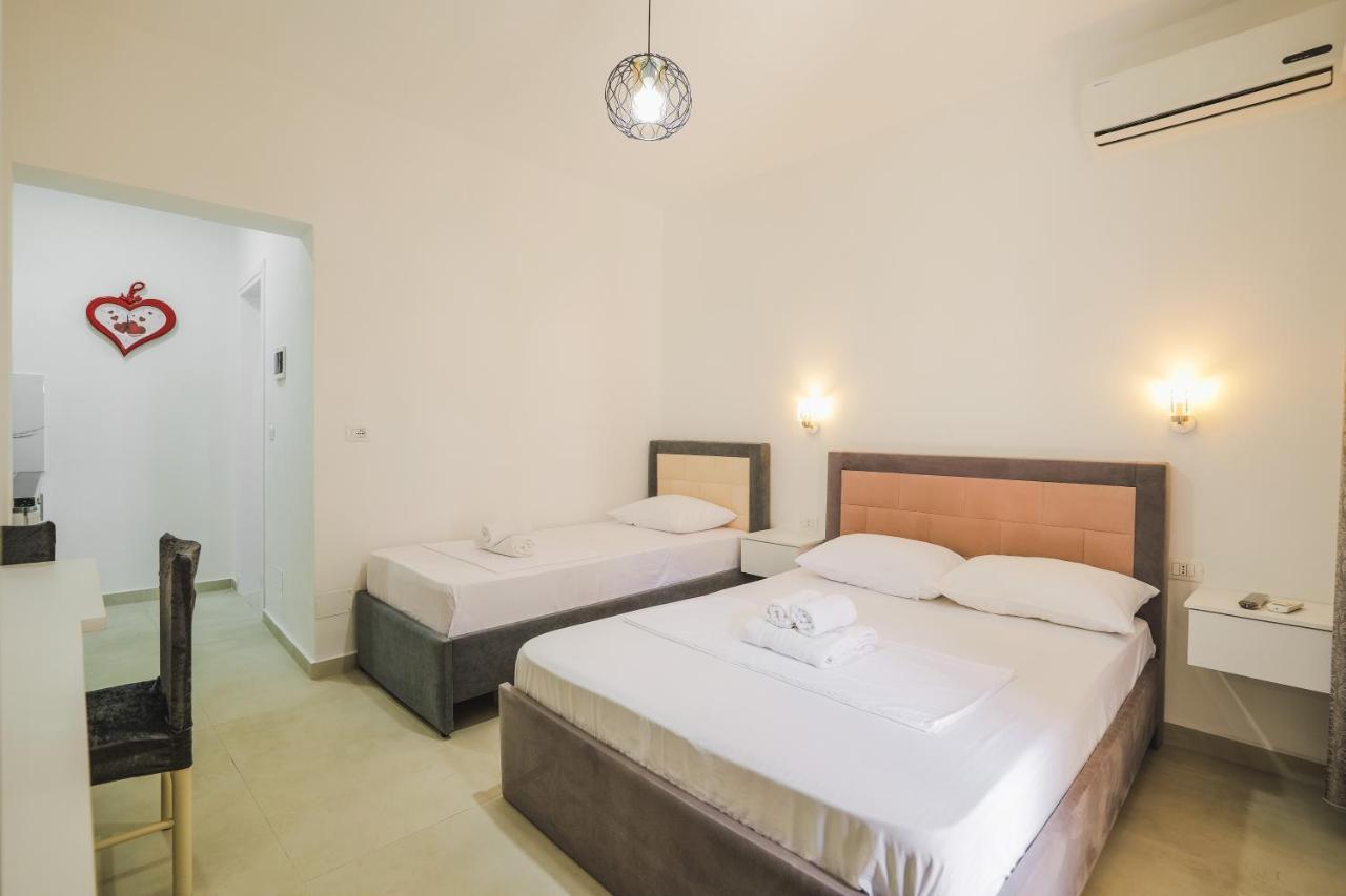 Vila Fredi Ksamil Exterior foto